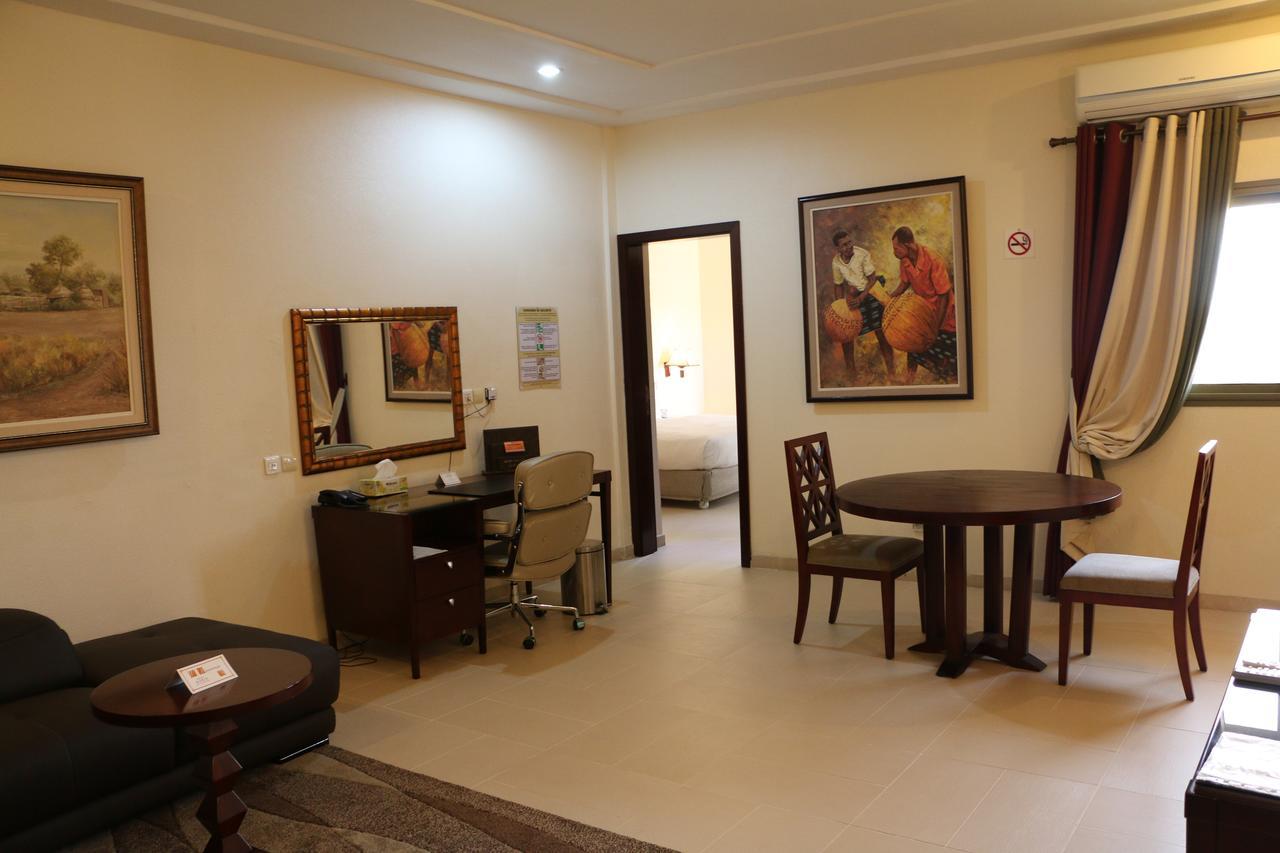 Hôtel Sancta Maria Lomé Exterior foto