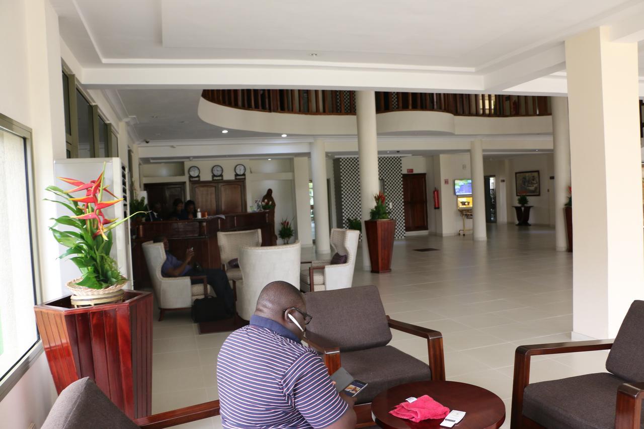 Hôtel Sancta Maria Lomé Exterior foto